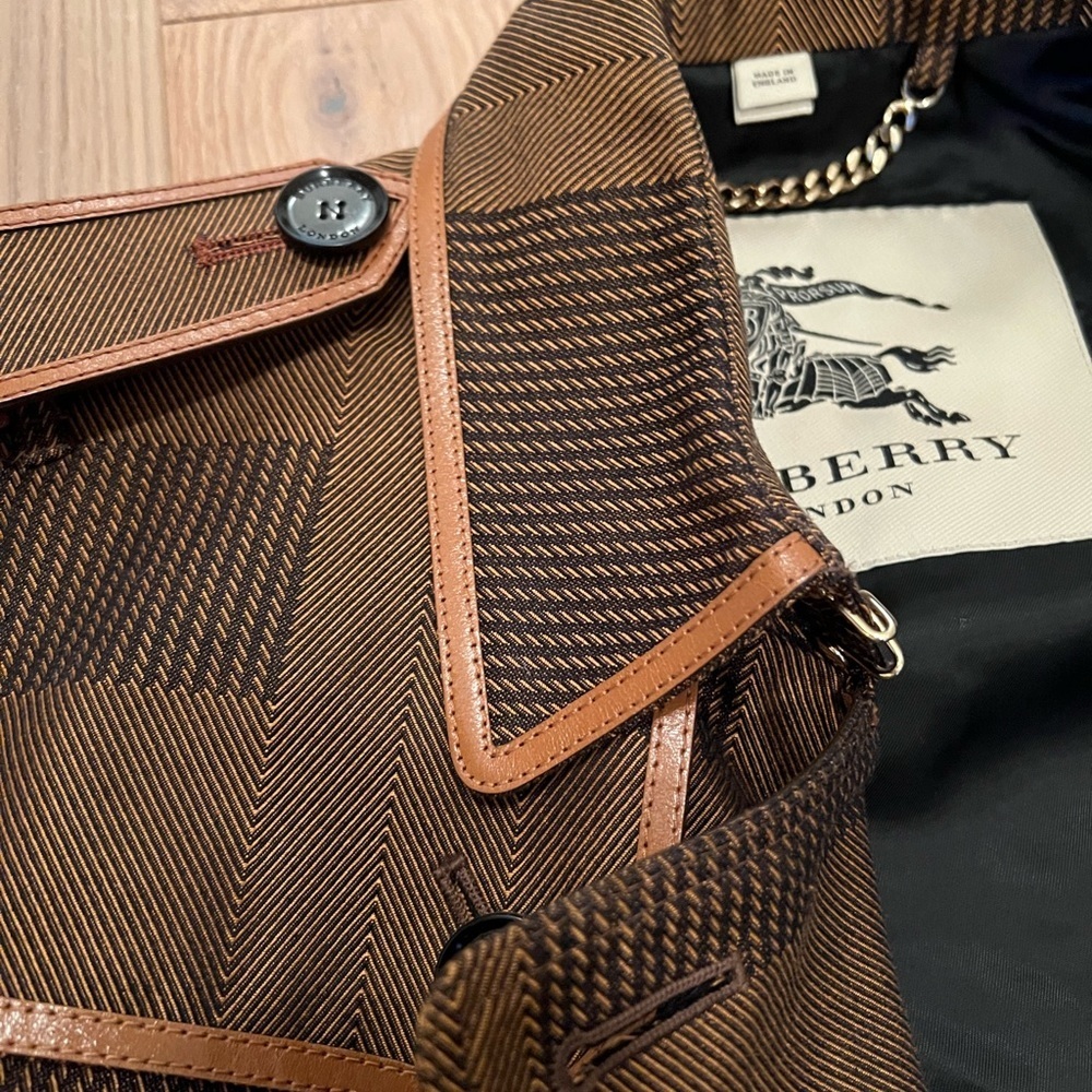 Burberry London plaid trench coat. New w/o tags - Picture 5 of 11